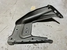 Кронштейн крыла Jetta VS5