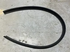 уплотнитель двери Volkswagen Polo