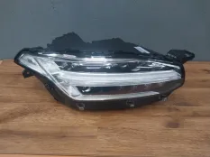 Фара Volvo XC90 31655780, правая