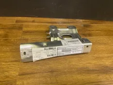 Кронштейн радиатора BMW 4-Series 51117289910 F32, передний правый