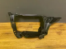 Держатель накладки выхлопной трубы BMW X5 51128074188 G05, правый