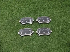 Тормозные колодки Audi 1K0698451