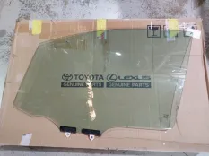 Стекло двери Toyota Granvia 6810208120, переднее левое