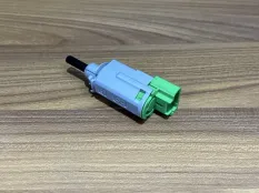 Датчик включения стопсигнала Smart ForTwo 253206454R W453