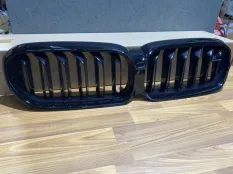 Передняя декоративная решетка BMW M5 51138082108 F90