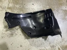 Подкрылок передний BMW M5 51718060081 F90, передний левый