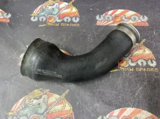 Патрубок интеркулера BMW F02 10 13717575408 СЕДАН N63B44A