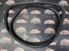 Уплотнительная резинка боковой двери BMW F25 02.2013 51727396556 КРОССОВЕР N47D20, задняя