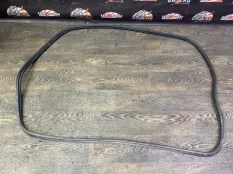 Уплотнительная резинка крышки багажника BMW E70 06.2010 51767177284 КРОССОВЕР N63B44A