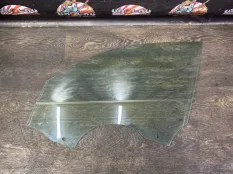 Стекло двери BMW F20 10.2011 51337242563 ХЭТЧБЕК N13B16A, переднее левое