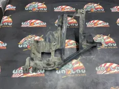 Кронштейн фары BMW E53 63126927798, правый