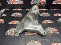 Кронштейн двигателя BMW E90 22116772154, правый