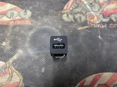 Гнездо USB BMW F40 84109229294 B48A20E