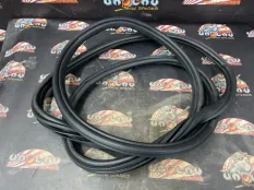 Уплотнительная резинка боковой двери BMW F25 09.2011 51727396554 КРОССОВЕР N55B30A, передняя