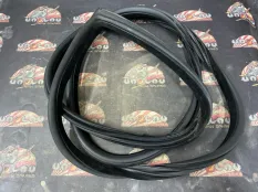 Уплотнительная резинка боковой двери BMW E92 51767175783, левая