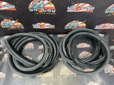Уплотнительная резинка боковой двери BMW E92 2008-01-30 51767175783 КУПЕ N46B20B