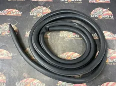 Уплотнительная резинка боковой двери BMW E87 11.2009 51727159211 ХЭТЧБЕК N52B30, передняя