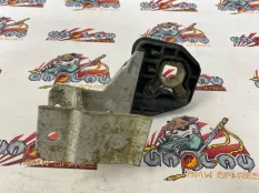 Кронштейн радиатора BMW F30 11.2017 17118620733 СЕДАН B47D20A, правый