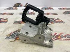 Кронштейн радиатора BMW F11 09.2010 51117186514 УНИВЕРСАЛ N52B25A, правый