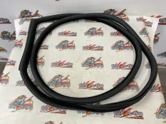 Уплотнительная резинка боковой двери BMW E92 51767175784, правая