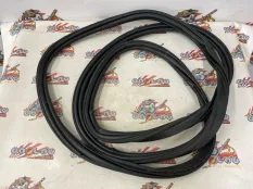 Уплотнительная резинка крышки багажника BMW F15 03.2014 51767385847 КРОССОВЕР N57D30A