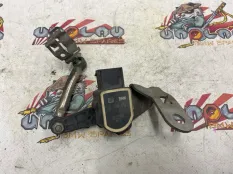 Датчик высоты дорожного просвета BMW E90 37146784696, передний