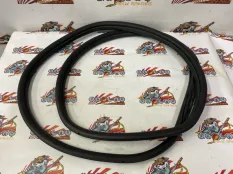 Уплотнительная резинка боковой двери BMW F31 05.12.2017 51357377415 УНИВЕРСАЛ N57D30A, задняя