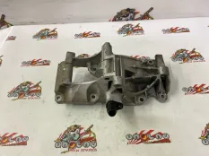 Кронштейн навесного BMW G30 04.05.2018 11518588887 СЕДАН B57D30A