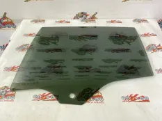 Стекло двери BMW F40 51357469091 B48A20E, заднее левое