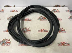 Уплотнительная резинка боковой двери BMW F25 03.2012 51727396554 КРОССОВЕР N20B20A, передняя