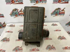 Корпус воздушного фильтра BMW E24 04.07.1983 13711271270 КУПЕ M30