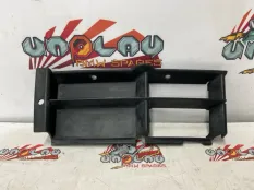 Решетка в бампер BMW E39 2000 51118235640 СЕДАН M52B25TU, передняя правая