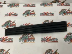 Молдинг кузова BMW E24 1979 51131843866 КУПЕ M30B35, правый