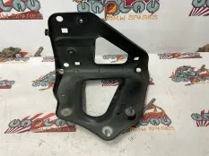 Кронштейн крыла Audi A6 C6 4F 2006 4F0821135 BDW 2.4, передний левый