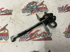 Ограничитель двери BMW E24 1979 41511875865 КУПЕ M30B35
