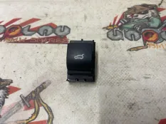 Кнопка открывания багажника BMW F16 12.02.2015 61319318704 КРОССОВЕР N57D30A