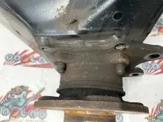 Кулак BMW F48 29.07.2016 33306898964 B48O, задний правый