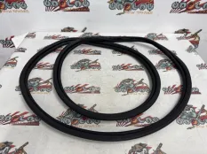 Уплотнительная резинка двери багажника BMW M3 E92 01.10.2007 51767166660 КУПЕ S65
