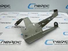 Кронштейн ресивера BMW E92 13717558322 КУПЕ