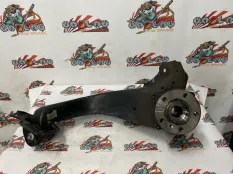 Кулак BMW F48 02.07.2015 33306898964 КРОССОВЕР B48A20B, задний правый