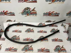 Уплотнительная резинка капота BMW E84 09.08.2011 51762990363 КРОССОВЕР N52B30A