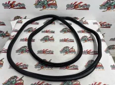 Уплотнительная резинка боковой двери BMW F48 02.07.2015 51727440033 КРОССОВЕР B48A20B, передняя