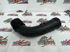 Патрубок воздушного фильтра BMW F16 12.02.2015 13718507369 КРОССОВЕР N57D30A