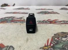 Кнопка аварийной сигнализации BMW F20 09.02.2018 61319231786 ХЭТЧБЕК B58B30A