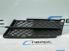 Решетка в бампер BMW E90 51117134081, левая