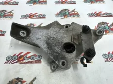 Кронштейн двигателя BMW E82 22116775041 КУПЕ N47D20C, левый