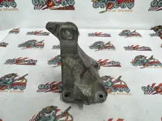 Кронштейн двигателя BMW E82 22116782038 КУПЕ N47D20C, правый