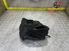 Корпус воздушного фильтра Audi A4 B9 CYR 2.0L