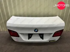 Крышка багажника BMW 5-series F10 с фонарями белая