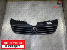 Решетка радиатора VOLKSWAGEN Passat B7 Седан